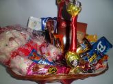 Cesta de Chocolate luxo c/ pelucia